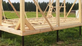 Сарай на винтовых сваях или хозблок на сваях Большой Камень цена от 2552 руб. / шт.